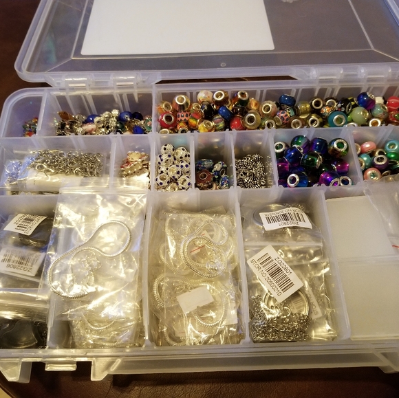 DIY Jewelry/Keychain Kit - Picture 3 of 16